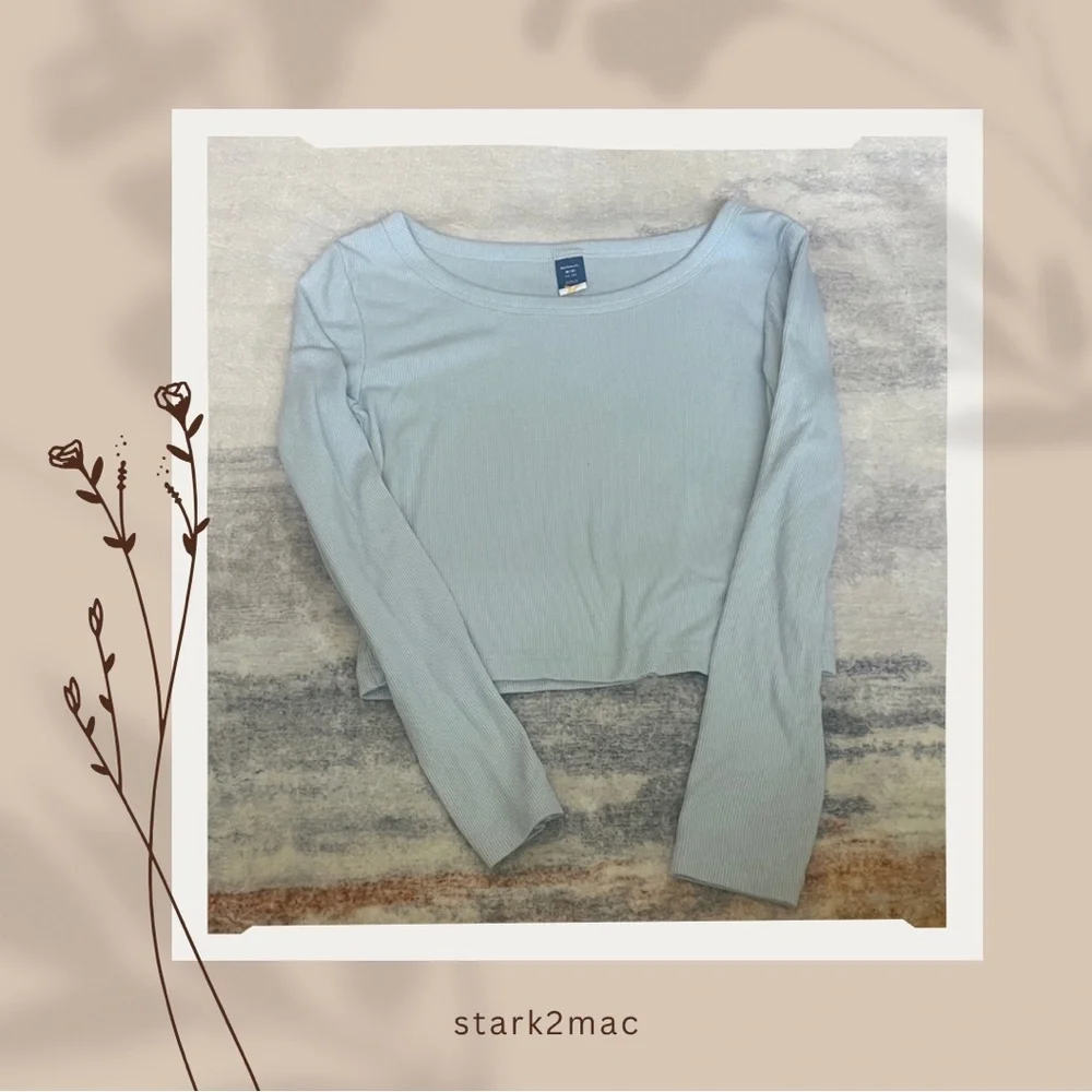 (242)Old Navy Soft Blue Long Sleeve Tee